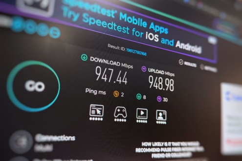 Screen that shows an example of an internet speed test.